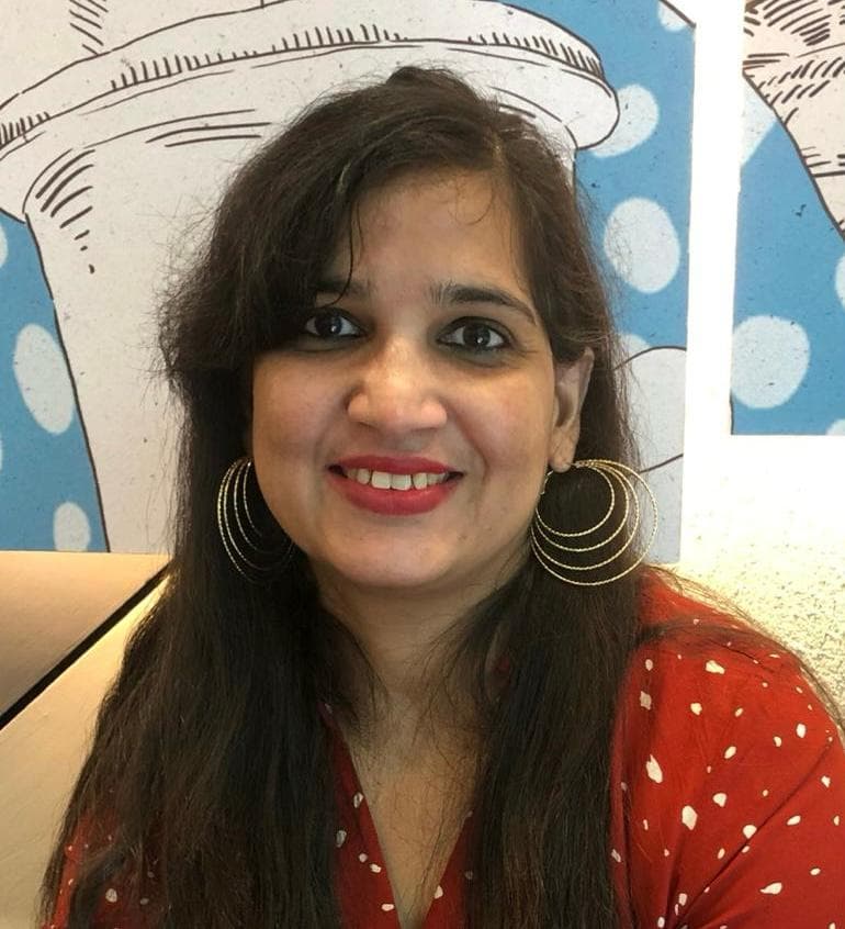 Aparna Dwivedi — Vedic Astrologer & Palmist